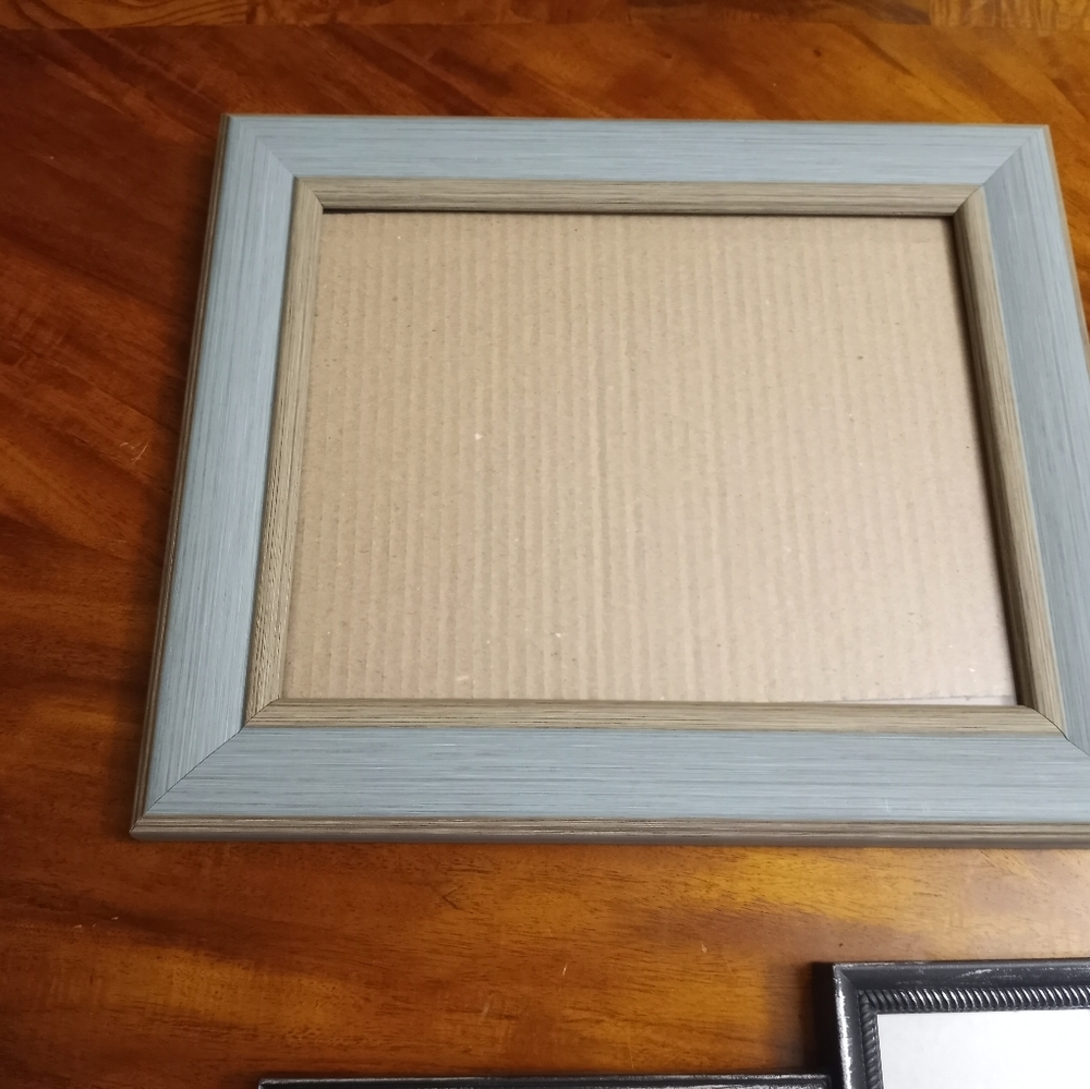 Picture frames - Picture 3 of 4